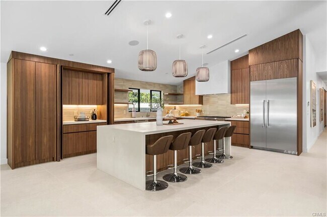 Building Photo - 16105 Clear Oak Dr