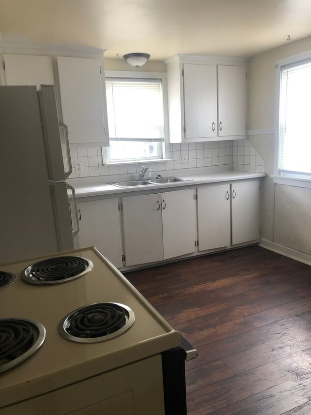 Foto principal - 725 E Main St