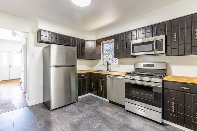 Photo - 235 Lelia St Apartment