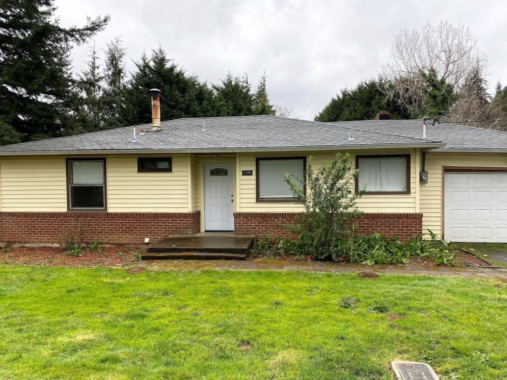 1775 California House Rental in Coos Bay, OR