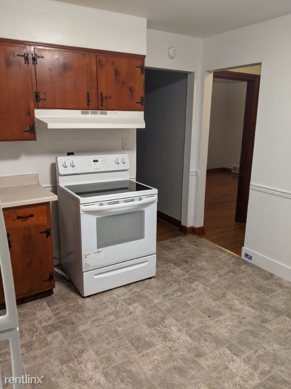 Building Photo - 3 br, 1 bath Apartment - 201 Southside Ct