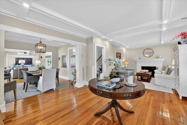 Foto del edificio - 235 10TH Ave