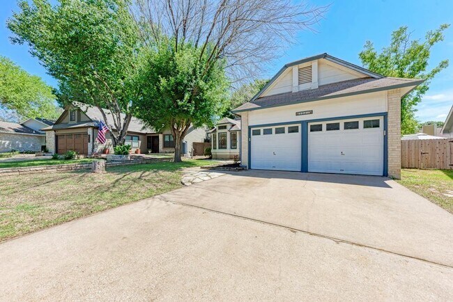 Foto del edificio - 9821 Briar Ridge Dr