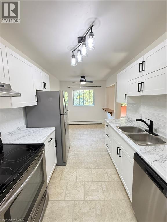 Building Photo - 475 Parkside Dr