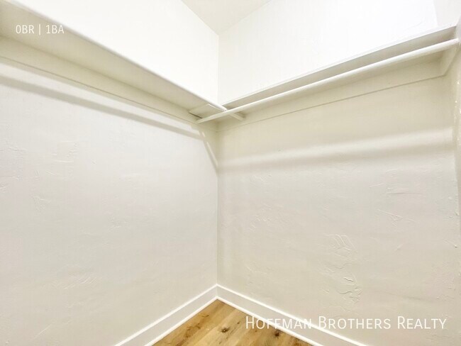 Building Photo - 456 S Catalina St