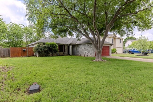 Building Photo - 106 Wisteria Dr