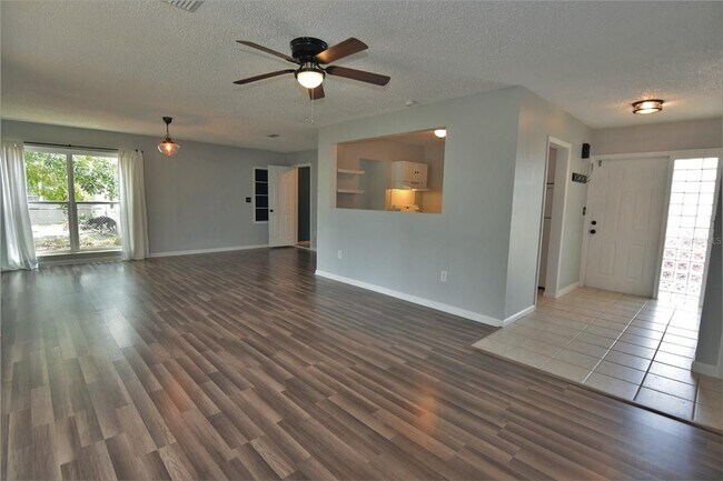 Building Photo - 21572 Edgewater Dr