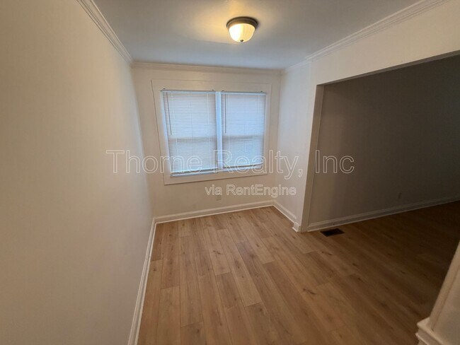 Foto del edificio - 1004 Moore St