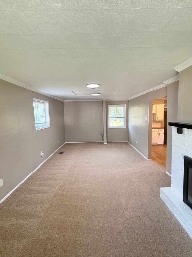 Building Photo - 3 Bed, 1.5 Bath in Overbrook/ Brookline for rent- Huge yard and great layout!