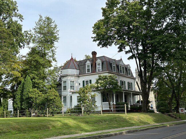 Foto del edificio - 375 S Bellevue Ave