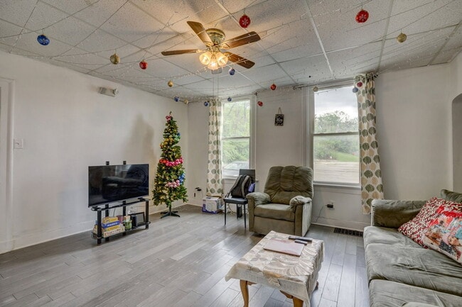 Foto del edificio - 2954 Central Pkwy