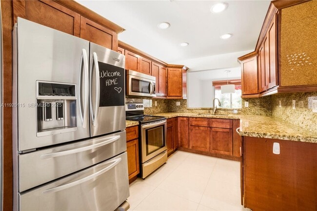 Building Photo - 5127 NW 102nd Ct