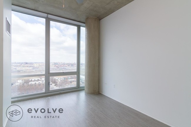 Foto del edificio - 1401 S State St
