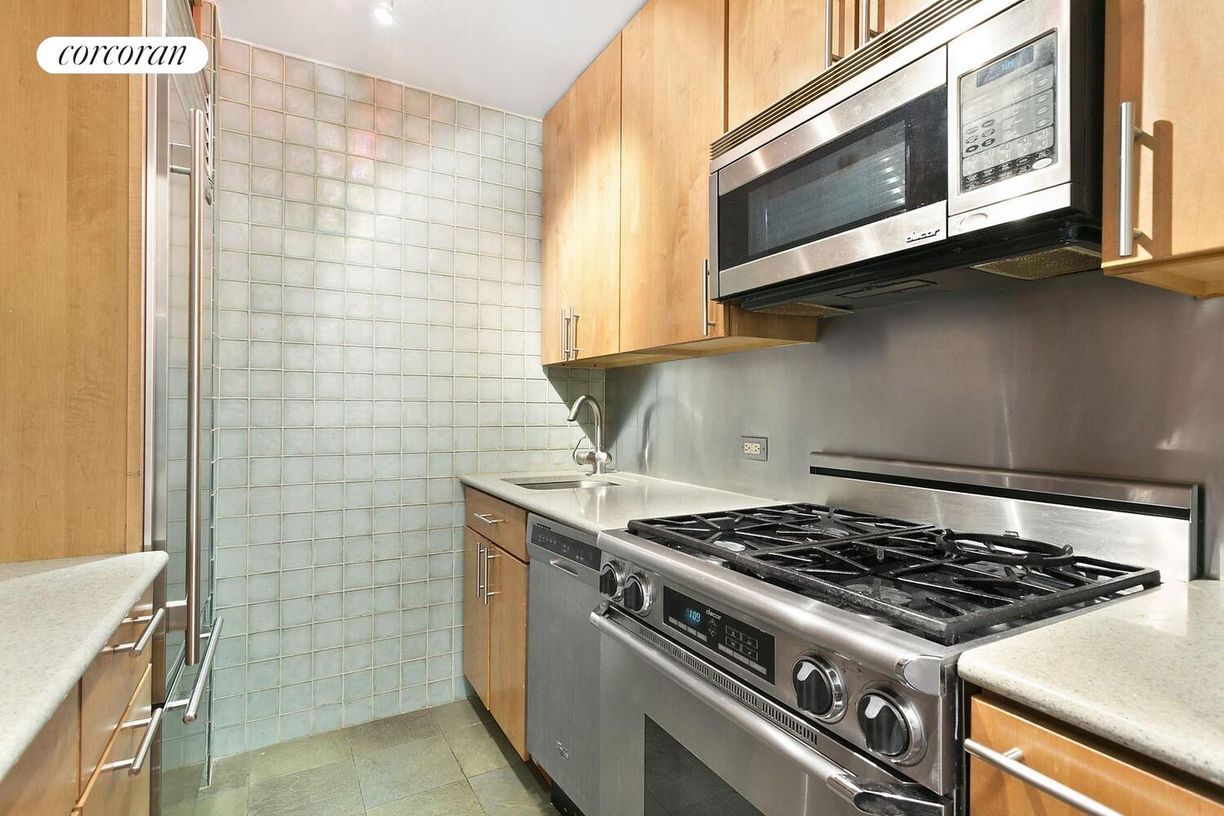 Foto principal - 411 E 53rd St