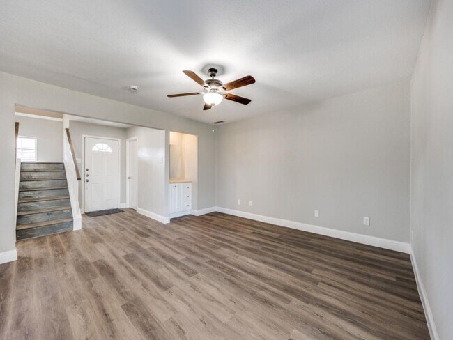 Foto del edificio - 2623 Summertree Dr