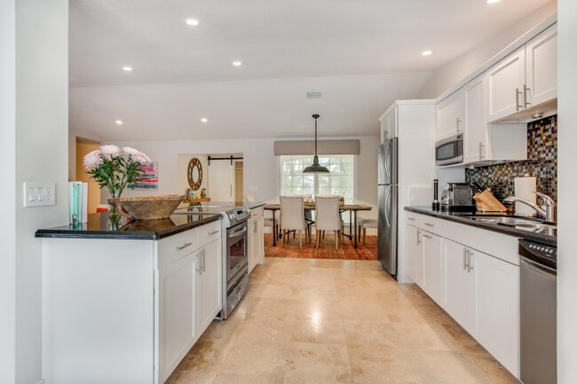 Foto del edificio - 2312 Las Casitas Dr