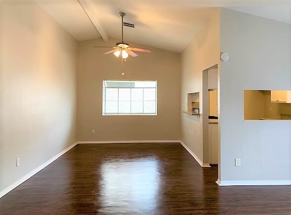 Foto del edificio - 11822 Perry Rd, Houston, TX 77064