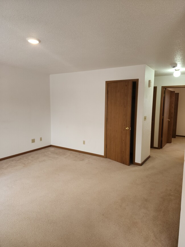 Building Photo - 1490 Tower Dr