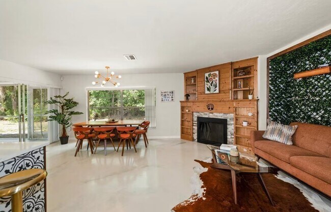 Foto del edificio - 2431 N Westwood Dr