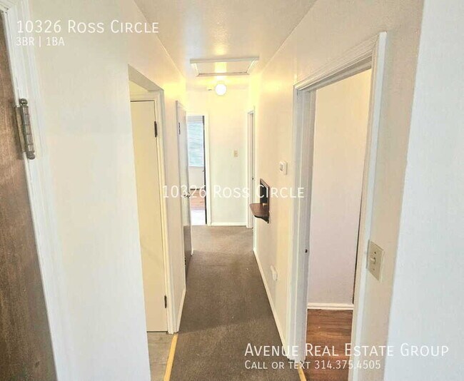 Foto del edificio - 10326 Ross Cir