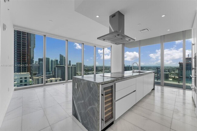 Foto del edificio - 700 NE 26th Terrace