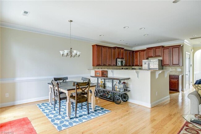 Foto del edificio - 1135 Heritage Path Ln