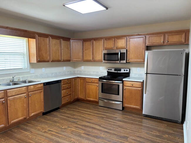 Foto del edificio - 2 BEDROOM 2 1/2 BATH TOWN HOME