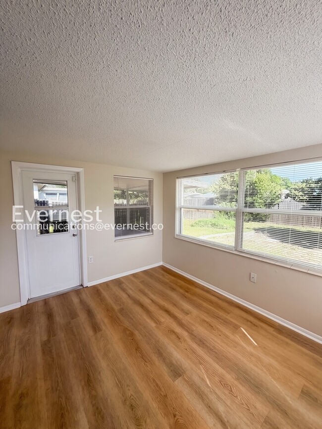 Building Photo - Cozy 2 Bed, 1 Bath Home with Patio and Garage | Pet Friendly | Available Now!
