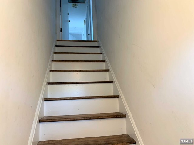 Building Photo - 46 Niehaus Ave