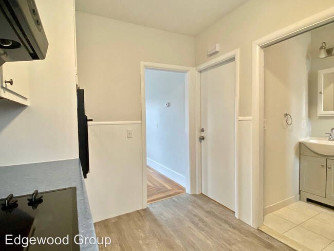 481 Oaklawn Ave, Cranston, RI 02920 Apartment for Rent