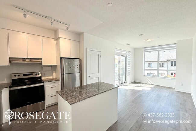 Building Photo - Newly Renovated 2-Bedroom + Den, 2-Bath Co...