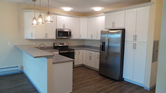 End cap Kitchen - Lakeview at the Legion