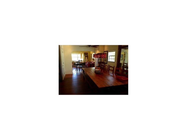 Building Photo - 1153 Biarritz Dr