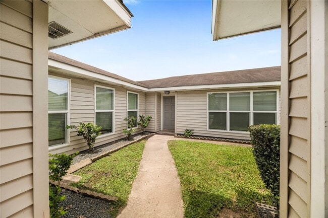 Building Photo - 1815 Millbury Dr