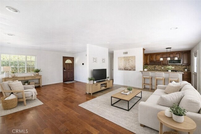 Foto del edificio - 7044 White Oak Ave