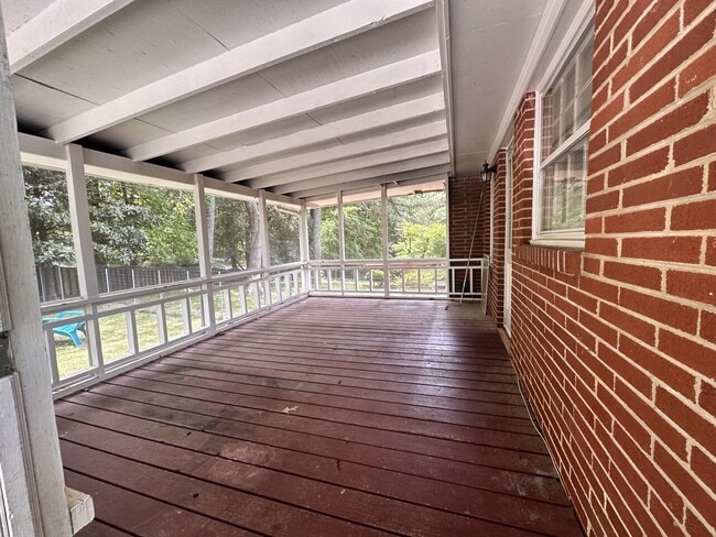 Building Photo - 402 Tanager