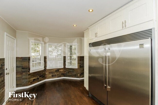 Foto del edificio - 4295 Hickory Point Dr