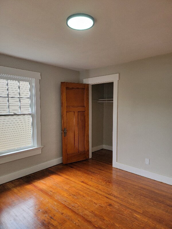 Foto del edificio - 2112 Ravenwood Ave