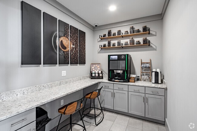 Estación de café en el vestíbulo - Irondale at Wharton Apartments
