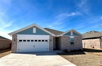 Building Photo - 12425 Bluford Ln