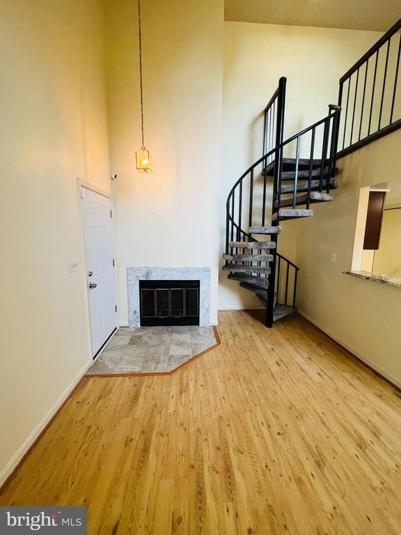 Building Photo - 10417 Beacon Ridge Dr