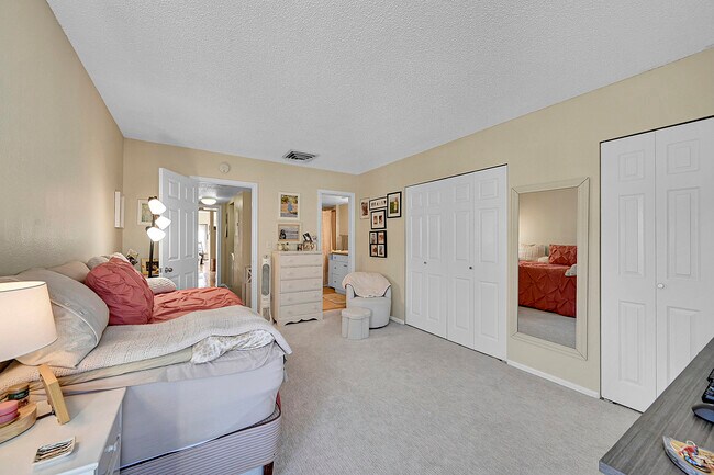 Foto del edificio - 7448 Singing Hills Ct