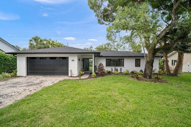 Building Photo - POOL HOME - 4 Bed / 3 Bath Annual Rental