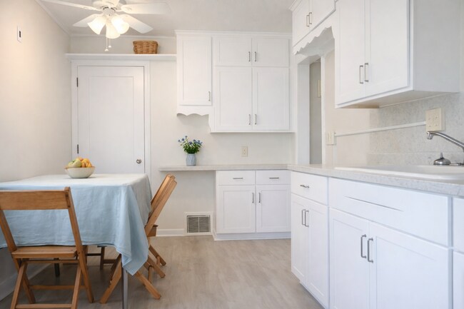 Foto del edificio - 4BR NE Canton home for rent