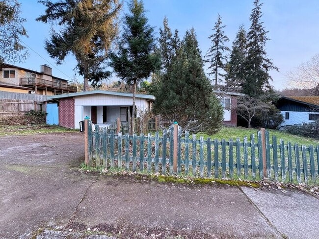 Building Photo - 1180 E 37th Ave