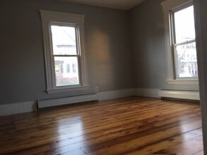 Building Photo - 857 Broadway