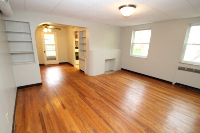 Building Photo - 183 Morrison Dr