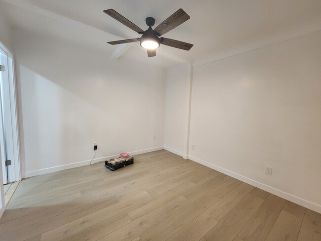 Foto del edificio - Rupert Fourplex