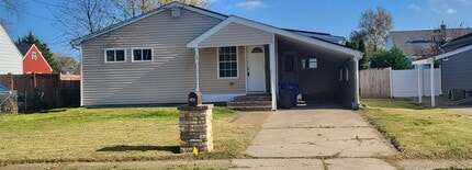 Building Photo - 209 Cardinal Ln