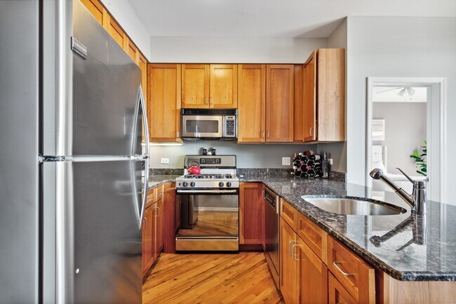 Building Photo - 2225 W Wabansia Ave